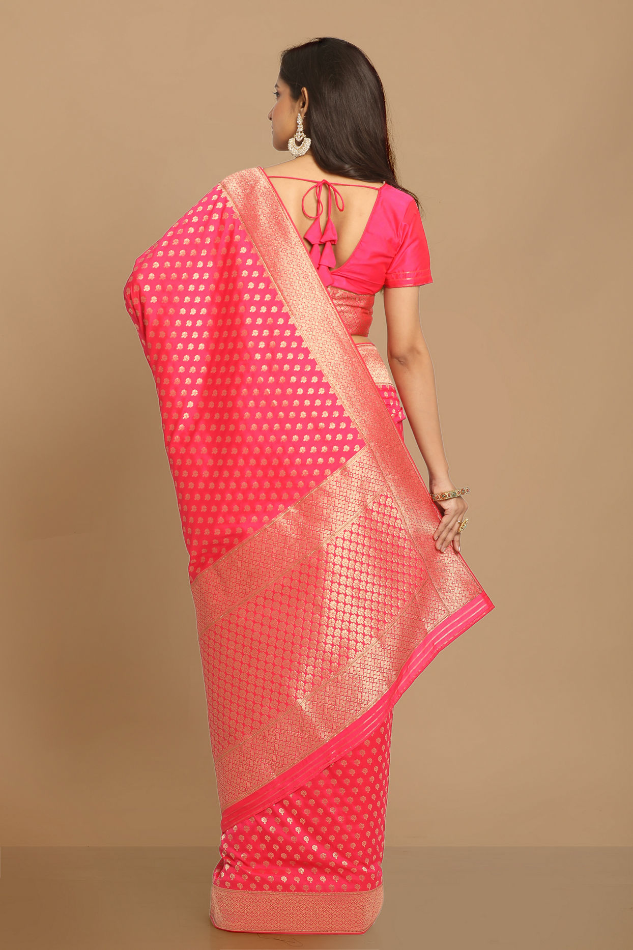 Enchanting Rani Pink Saree image number 3